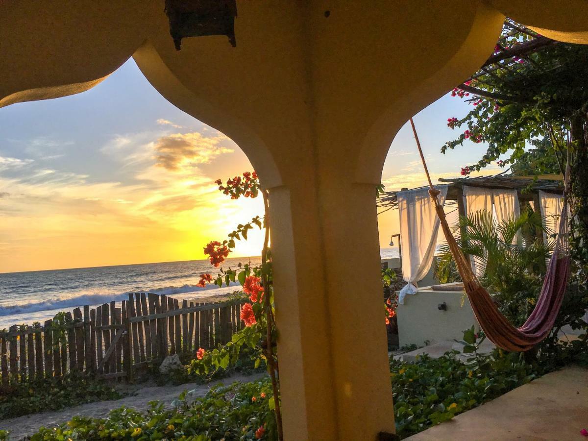 Katamah Beachfront Guesthouse Пляж Сокровищ Экстерьер фото